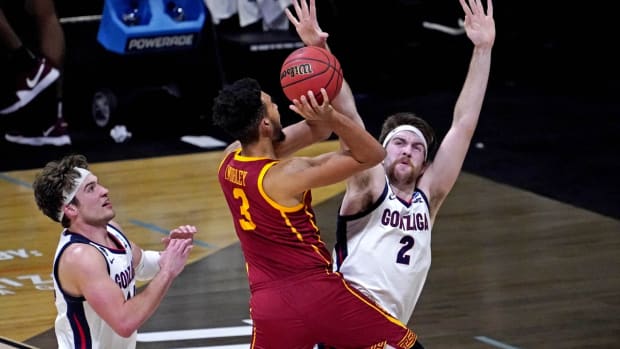 Mar 30, 2021; Indianapolis, IN, USA; USC Trojans forward Isaiah Mobley (3) shoots the ball against Gonzaga Bulldogs forward Drew Timme (2) and forward Corey Kispert (24) during the second half in the Elite Eight of the 2021 NCAA Tournament at Lucas Oil Stadium. Mandatory Credit: Robert Deutsch-USA TODAY Sports